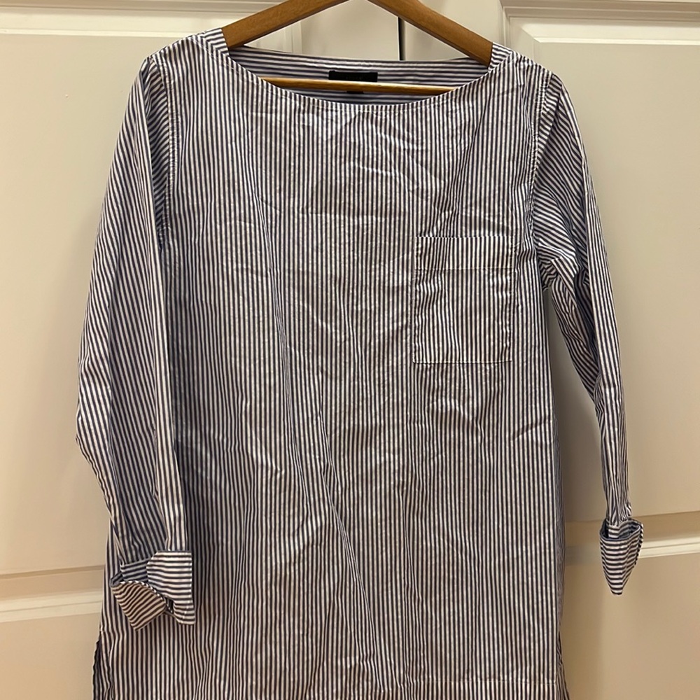 J CREW WHITE BLUE STRIPE PATTERN BUTTON SLEEVE BLOUSE
